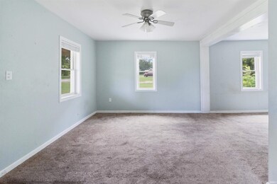 258 S Hendricks St, Andrews, IN 46702 - photo 3