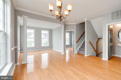 15663 William Bayliss Ct, Woodbridge, VA 22191 - photo 2