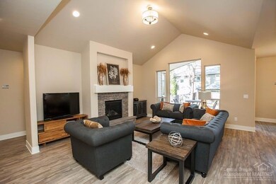 60476 Hedgewood Ln, Bend, OR 97702 - photo 7