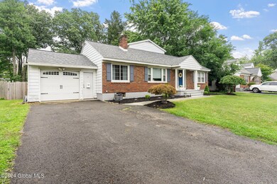 8 Silversmith Ln, Schenectady, NY 12306 - photo 3