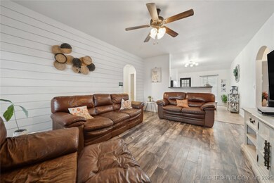 14775 S Glenn St, Glenpool, OK 74033 - photo 6