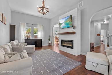 460ECloverleafDr-4