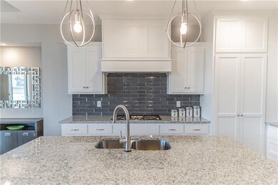 9667 Mccormack Dr, Lenexa, KS 66227 - photo 4