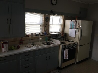 953 W Market St, Nappanee, IN 46550 - photo 5