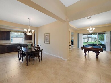 Entrance Dining/Living