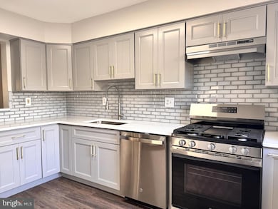 191 Hampshire Dr, Plainsboro, NJ 08536 - photo 4