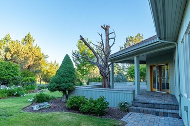 2103CondorCourt_Exterior-15