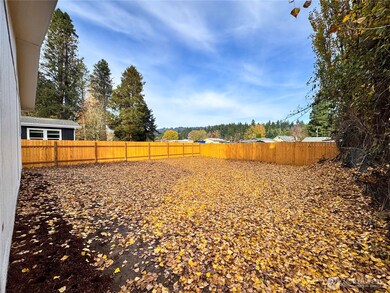 3060 Pennsylvania St, Longview, WA 98632 - photo 2