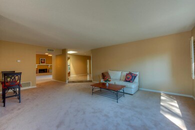 004_Living Room