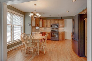 10907 W 50th St, Shawnee, KS 66203 - photo 5