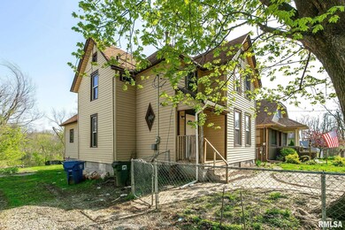 602 W 9th St, Davenport, IA 52803 - photo 2