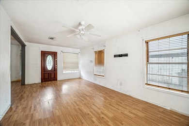 1513 Thomas Ave, Pasadena, TX 77506 - photo 4