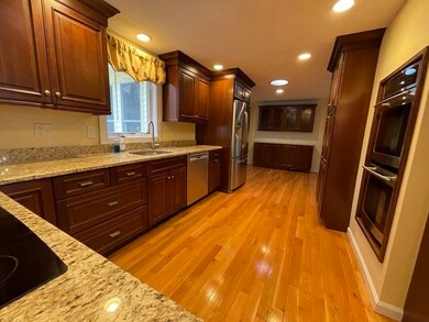 146 Walnut St, Shrewsbury, MA 01545 - photo 3