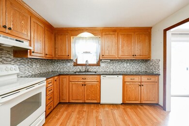 8 Belcher Ln, Foxboro, MA 02035 - photo 5