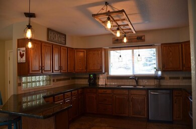 150 Curtis Dr, Grants Pass, OR 97527 - photo 3