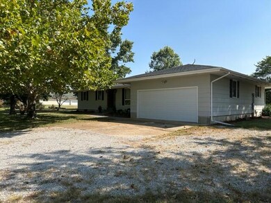 20069 Pratt Rd, Parsons, KS 67357 - photo 2