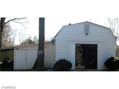 Studio/Study/Office - DETACHED GARAGE AND SHED