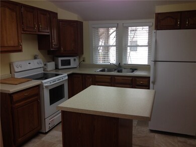 1179-1179 1/2 E Madison St unit 2, Eau Claire, WI 54703 - photo 3