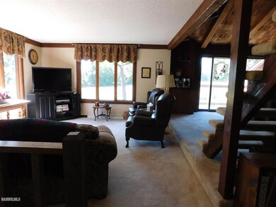 8382 N 5 Corners Rd, Lena, IL 61048 - photo 5