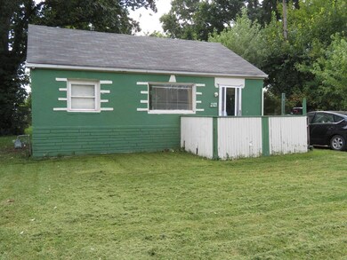 2121 Myrtle