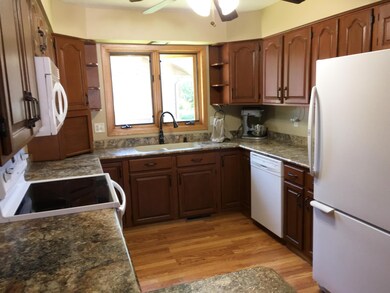 1206 Autumn Ct, Grand Forks, ND 58201 - photo 3