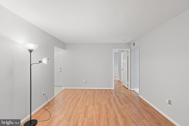 20205 Shipley Terrace unit 1-C-101, Germantown, MD 20874 - photo 7