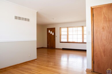 1520 Jarvis Dr, Manhattan, KS 66502 - photo 2