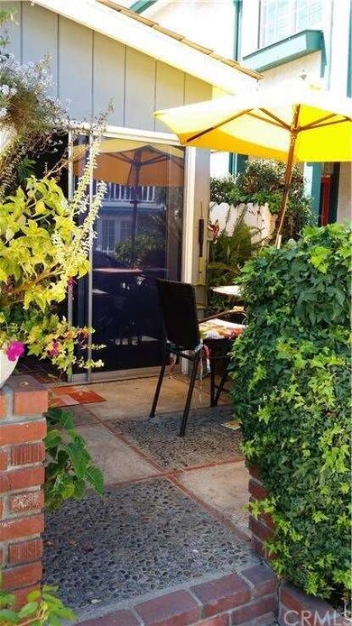 Front unit patio