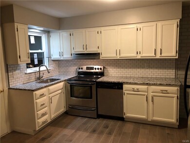 5628 Greens Dr, Allentown, PA 18106 - photo 3