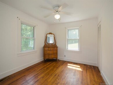 1543 Chestnut Gap Rd, Hendersonville, NC 28792 - photo 6