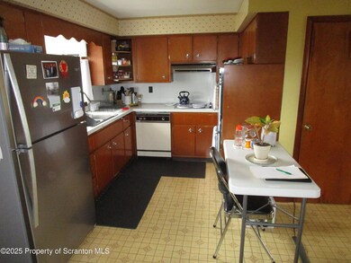 715 Moritz St, Dunmore, PA 18512 - photo 5