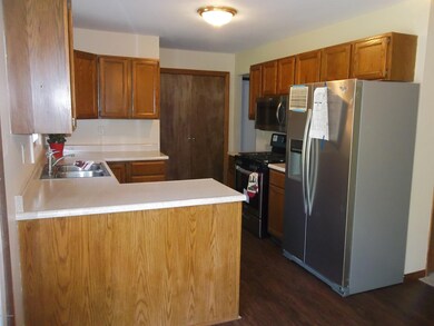 2260 Dean Lake Ave NE, Grand Rapids, MI 49505 - photo 4