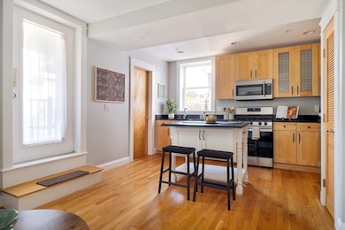 339 Hurley St unit 5, Cambridge, MA 02141 - photo 2