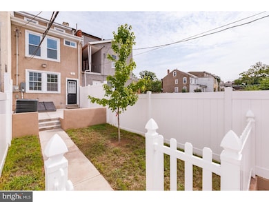 328 E Airy St, Norristown, PA 19401 - photo 3