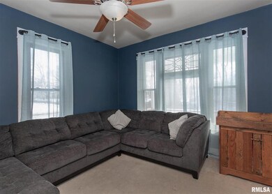 1404 W 14th St, Davenport, IA 52804 - photo 3