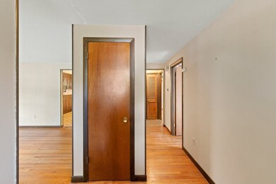 12 Wayne Ct, Holyoke, MA 01040 - photo 5