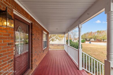 329 Richmond Dr, Jacksonville, NC 28540 - photo 6