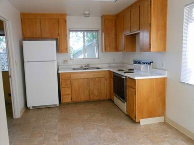 3139 West kitchen