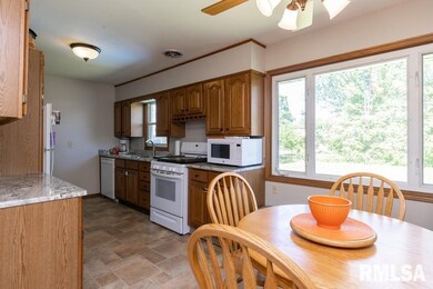 3216 W 16th St, Davenport, IA 52804 - photo 3