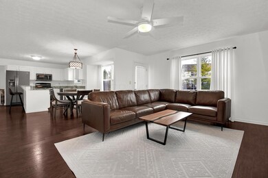 Realtor BethanyB 8049 Gladshire family 3