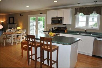 53 Chestnut St, South Dartmouth, MA 02748 - photo 4