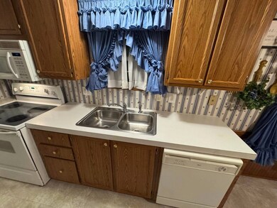 1937 Wolverine Dr, Evansville, IN 47720 - photo 4