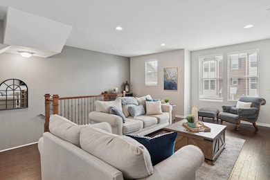 904 Coletta Cir, Naperville, IL 60563 - photo 2