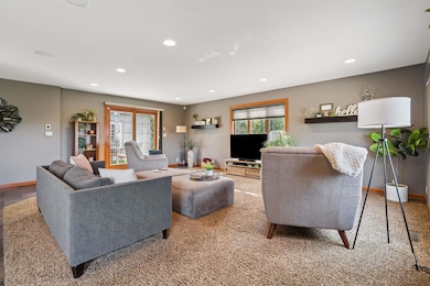 1513 Cherry Ln, Cedar Falls, IA 50613 - photo 6