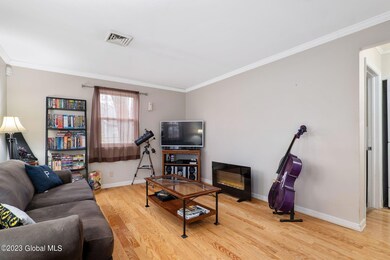 5-web-or-mls-1105OuterDr_05