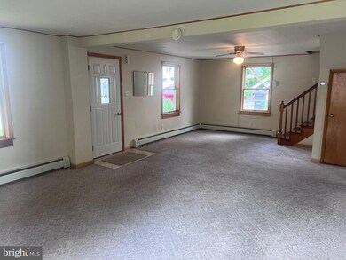 15 Broadway St, Berkeley Springs, WV 25411 - photo 4