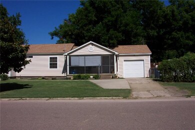 2021 N Park Ave, Shawnee, OK 74804 - photo 2
