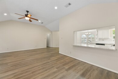 720 Regency Ct, Friendswood, TX 77546 - photo 7
