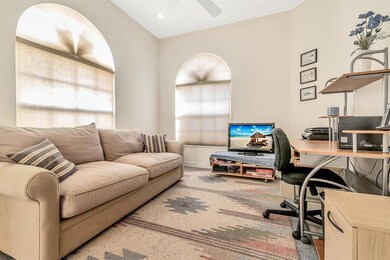 Living area (3)