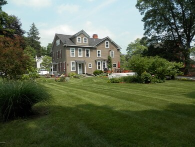 208 W Harford St, Milford, PA 18337 - photo 4